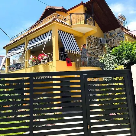 Vila Aliaj Beautiful For 2 With Air Conditioning Daire *