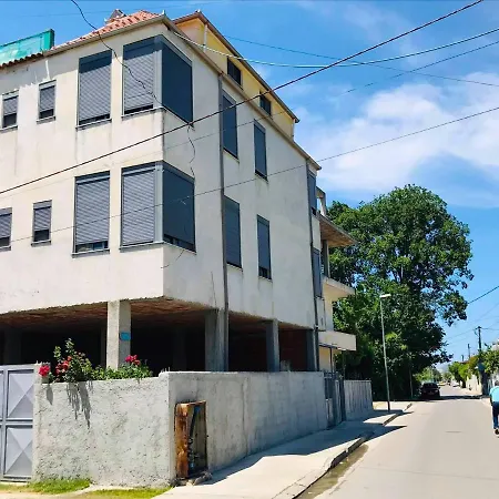 Vila Aliaj Beautiful For 2 With Air Conditioning Apartment