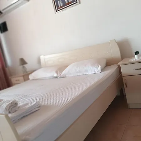 Vila Aliaj Beautiful For 2 With Air Conditioning Apartment Durres