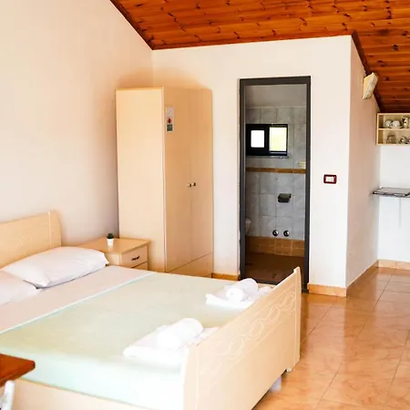 Vila Aliaj Beautiful For 2 With Air Conditioning Apartment *
