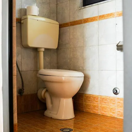 Vila Aliaj Beautiful For 2 With Air Conditioning