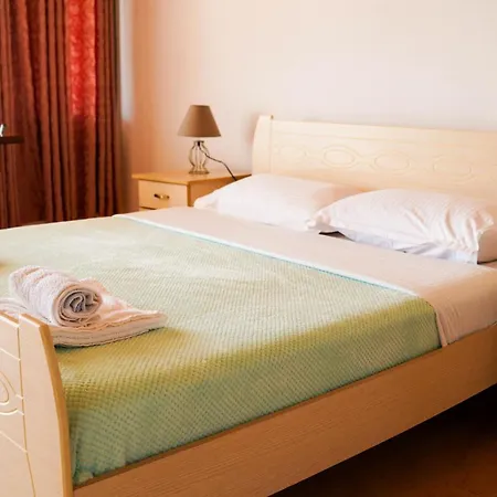 Vila Aliaj Beautiful For 2 With Air Conditioning Apartment