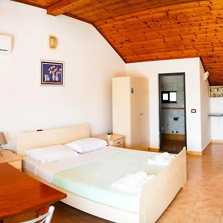 Vila Aliaj Beautiful For 2 With Air Conditioning Apartment Durres
